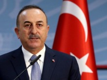 Турция няма да позволи на Гърция да разшири териториалните си води, предупреди Чавушоглу