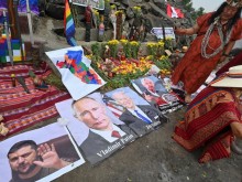Край на войната в Украйна през август 2023 година видяха шамани в ритуал с листа от кока