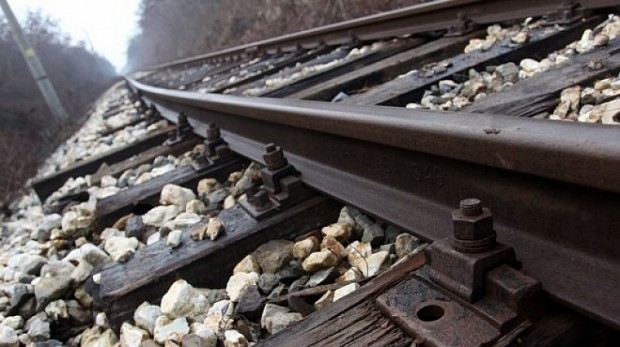 Влак блъсна и уби жена на прелез в София, научи