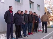 Протест на служители на следствения арест заради нападнат колега