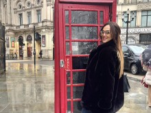 Глория посреща Нова година далече от България