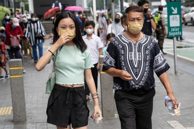 Индонезия премахна всички ограничения за коронавируса