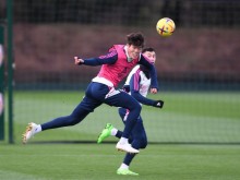 Японски национал се връща в игра за Арсенал