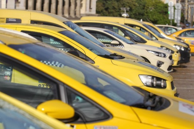 </TD
>Негласно на двойни цени ще возят таксиметровите коли в Пловдив