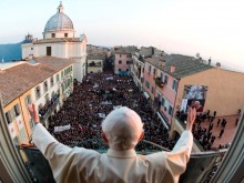 Реакции на смъртта на папа Бенедикт XVI по света