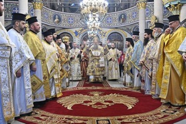 Започна тържествената Василиева света литургия по храмовете в страната