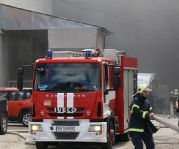 TD Пловдивските огнеборци от Четвърта смяна поеха днес първото дежурство за