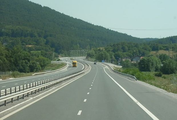 Възстановено е движението при км 18 в посока София на АМ "Струма"
