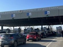 Колони от автомобили са се образували на ГКПП "Капитан Андреево" на влизане в България