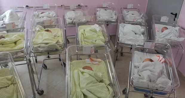 Роналдо и Исус са сред новородените деца в Дупница