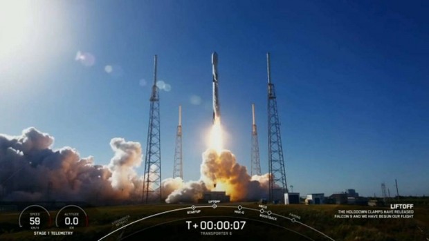 Американската компания SpaceX проведе първото си за годината изстрелване на