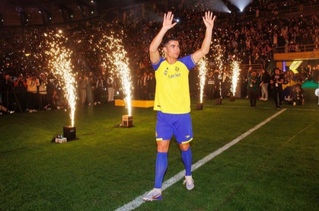 Роналдо бе представен пред 30 000 фенове на Ал-Насър в