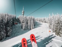 Пампорово бе пълен с туристи за празниците, курортът е един от малкото в Европа с условия за ски въпреки безснежната зима