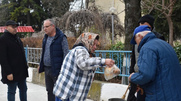 Започна реализацията на проекта "Топъл обяд" в Разград, 400 човека получават подкрепа