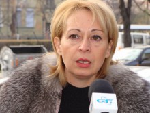 Събарят порутена сграда и правят градинка