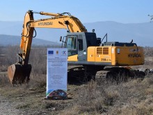 Кметовете на Асеновград и Куклен направиха първа копка на инсталация за сепариране и компостиране на битови отпадъци