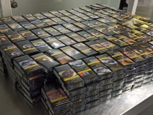 Митнически служители на МП Летище Варна откриха близо 3000 кутии цигари в багаж на петима пътници
