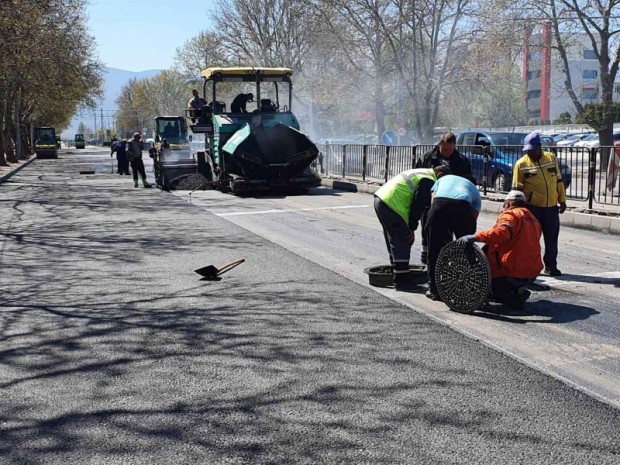 Ремонтът на Кукленско шосе в Пловдив продължава