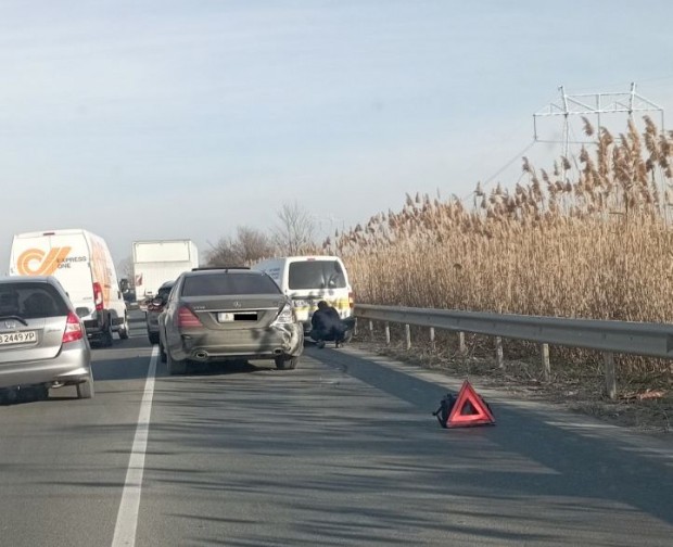 Катастрофа с три коли е станала на Околовръстното шосе на Пловдив