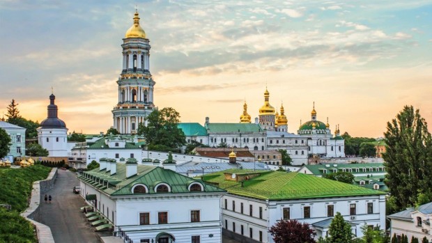 Украйна национализира Успенската катедрала и Трапезната църква на Киево-Печорската лавра