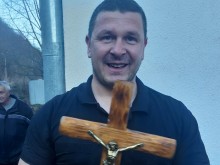 Ефрейтор Петър Савов хвана кръста на Богоявление в Смолян