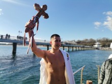 17-годишният Андрей Георгиев спаси Светия Кръст в Бургас