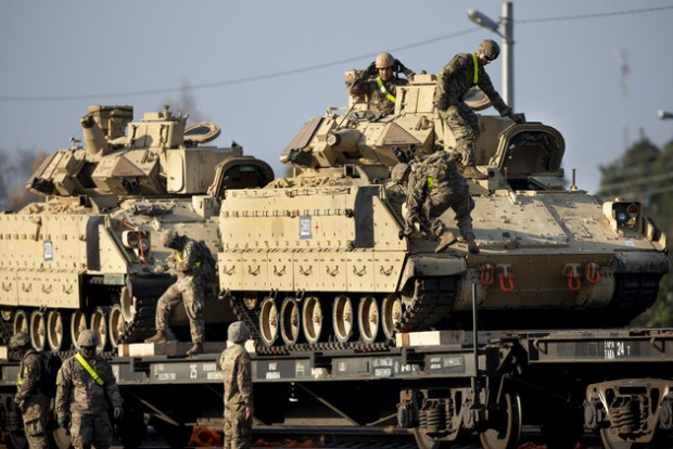 Западът изпраща Коледен пакет военна помощ на Украйна