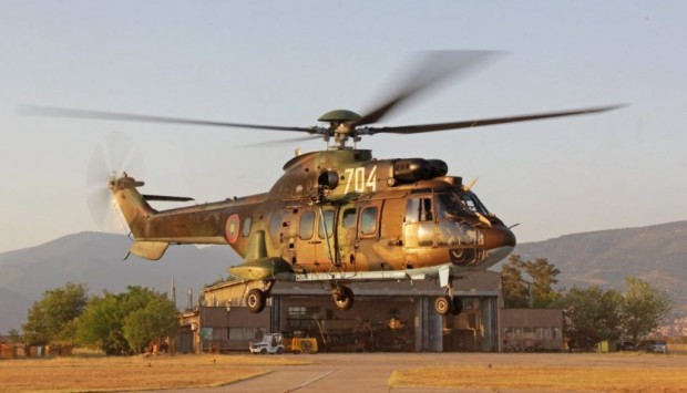 Военновъздушните и Военноморските сили извършиха съвместна операция за медицинска евакуация