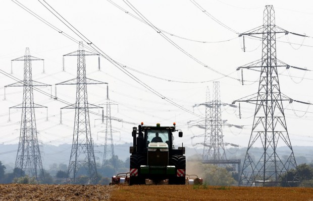 Британското правителство намалява драстично енергийните субсидии за бизнеса