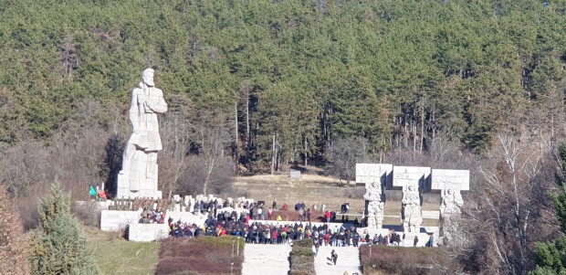Карлово почете рождението на Ботев