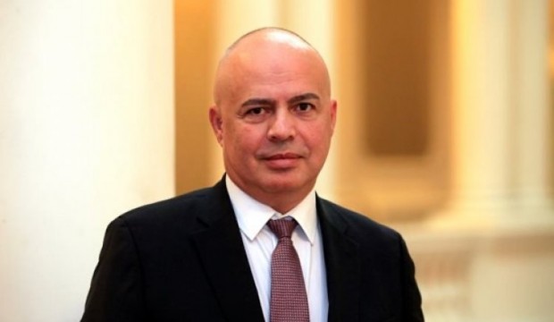 Георги Свиленски вика министър Алексиев на изслушване заради зачестилите случаи на запалени локомотиви