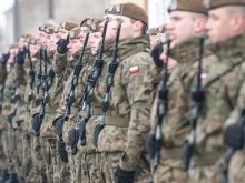 Полша започва учебни сборове на 200 хиляди резервисти
