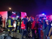 Петима загинали и над 20 ранени в катастрофа с автобус в Турция