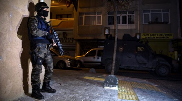 Полицията в Истанбул е задържала двама членове от екстремистката групировка
