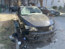 Помляха с бухалки кола в пловдивски квартал