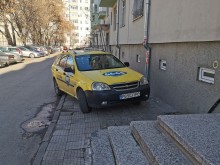 Пловдивчанин: Това е малоумно паркиране!