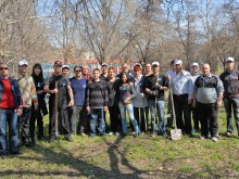 Депутатът от ГЕРБ Зоя Георгиева засади дърво в "Централен"