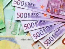 Възрастна жена даде 9000 евро на телефонни измамници