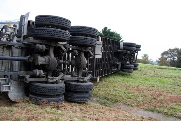 Три тежкотоварни автомобила са катастрофирали във Видинско