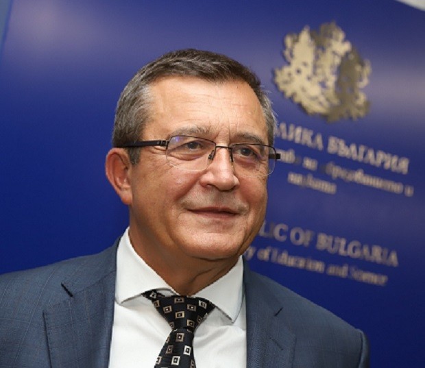 Министър Пенов: Готови сме да организираме учебния процес при грипна епидемия
