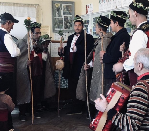 В старозагорското село Оряховица показаха обичая Коледуване
