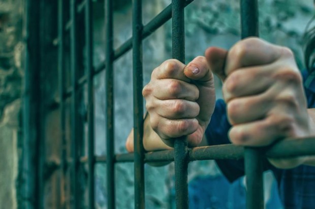 Вкарват в затвора 26-годишен, шофирал пиян и без книжка във Врачанско