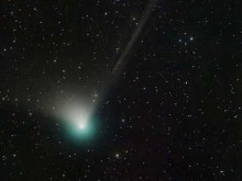 Комета, появяваща се веднъж на  50 000 години, доближава Земята
