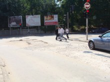 Затвориха ул. "Преслав" заради авария на водопровод