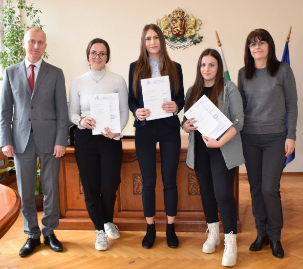 Варненският окръжен съд прие първите стажант-юристи за тази година