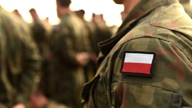 Полша въвежда нова програма за стимулиране на военнослужещите