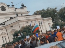 Миньори от цялата страна излизат на протест пред НС