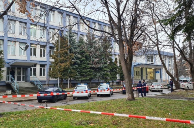 Министър Демерджиев: Пушката, с която е стреляно по 3 РПУ е със заличени номера и е незаконно придобита