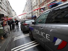 Мъж е ранил с нож няколко души на гара в Париж