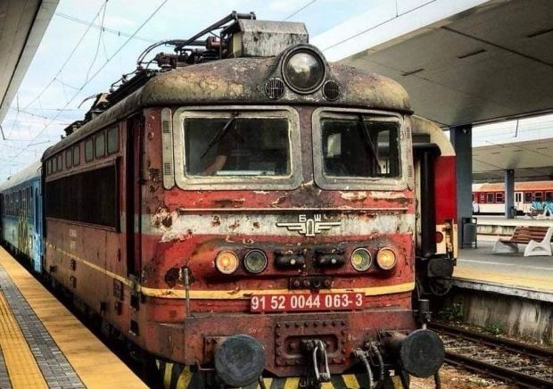 За последната година и половина в България е имало запалване на 28 локомотива